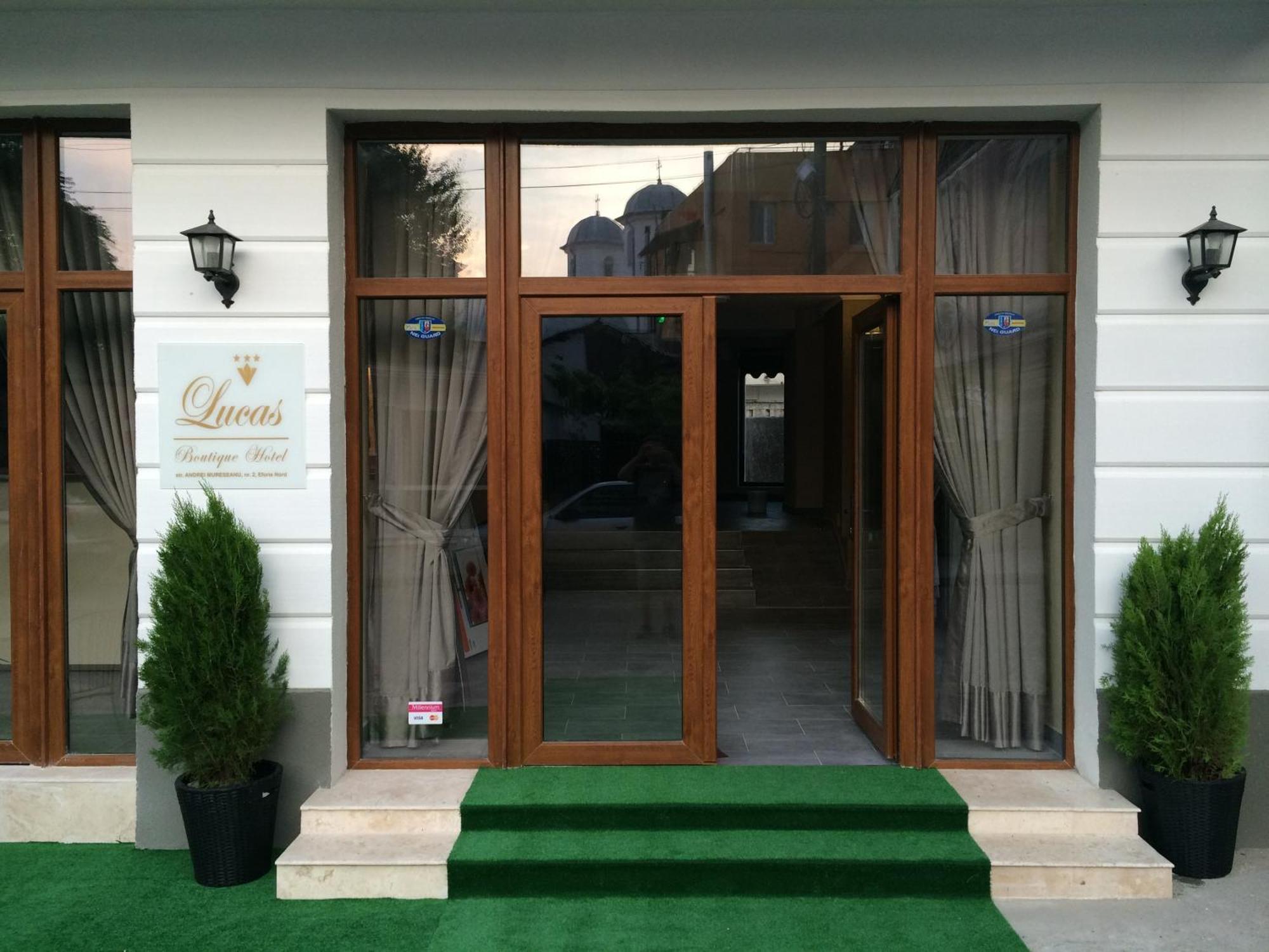 Hotel Lucas Boutique 3*